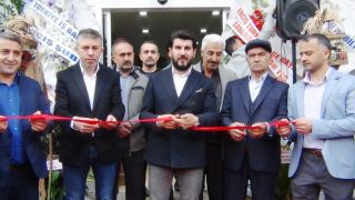 Erciş’in en büyük alışveriş merkezi hizmete açıldı